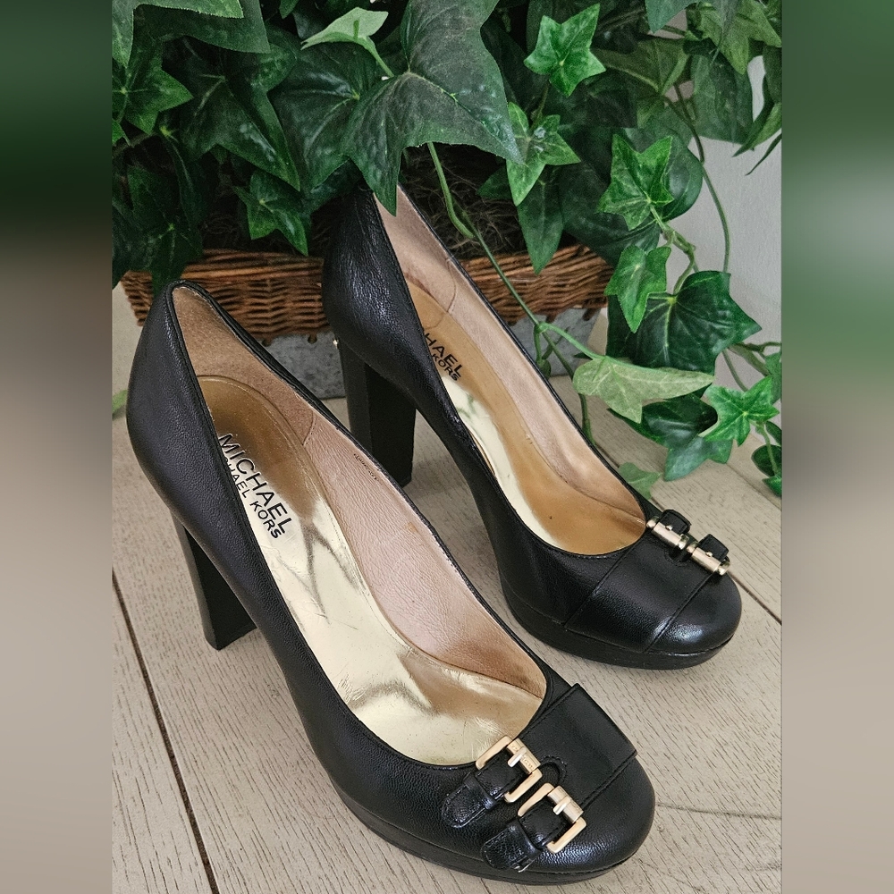 Michael Kors Black Leather Buckle Women's Platform Pump Heels Sz 7